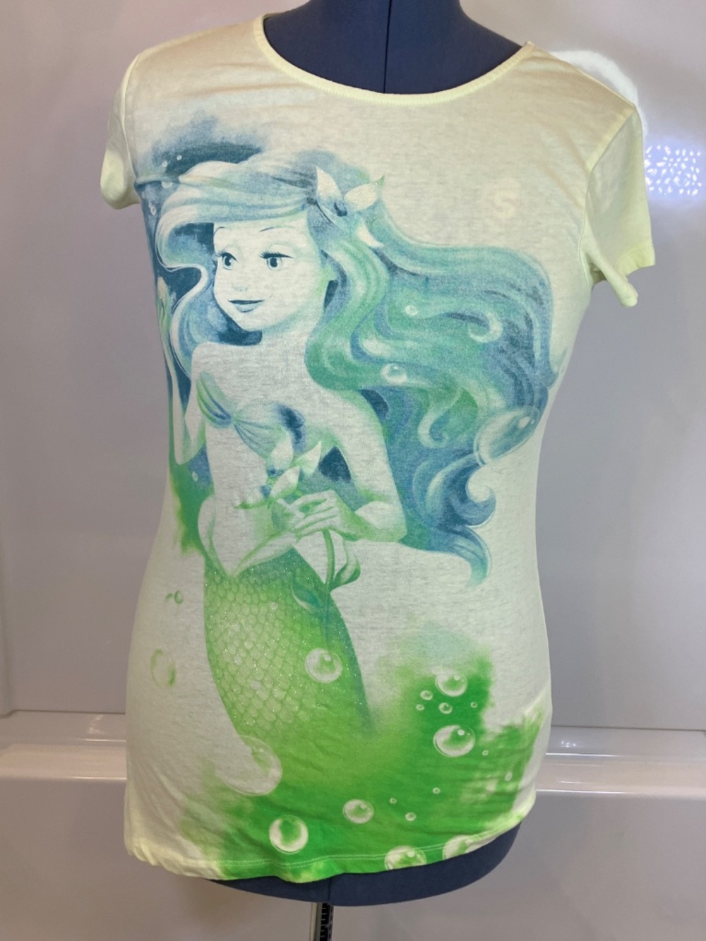Disney Ariel Glitter Green Shirt Sz S Short Sleeve Pretty Little Mermaid
